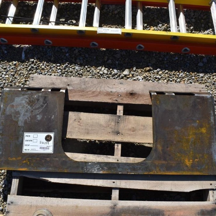 SKID STEER PLATE 44972