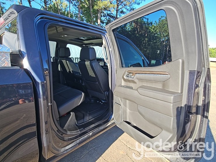 2022-chevrolet-silverado-1500-image-25