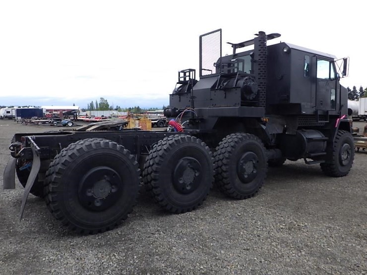 2002-oshkosh-m1070-image-5