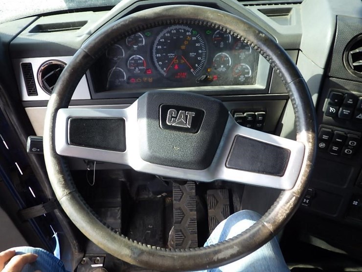 2014-caterpillar-ct660-image-52