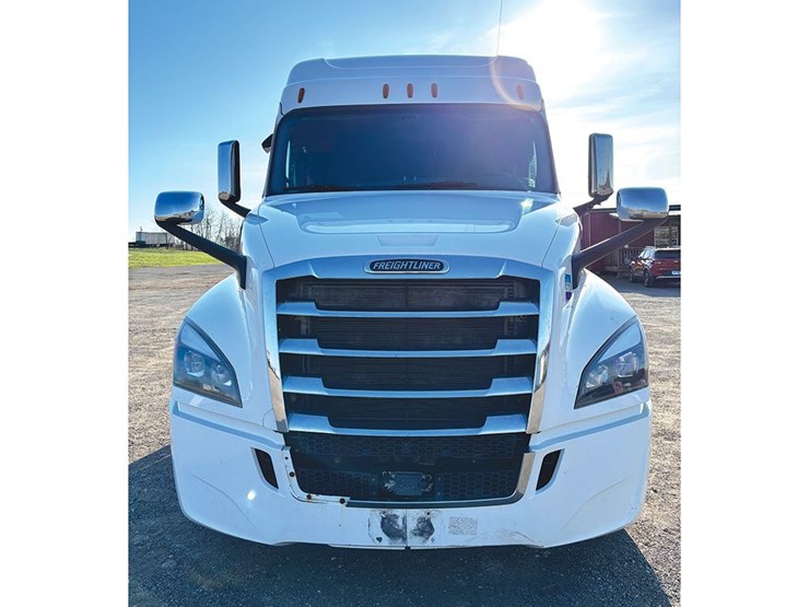 2019-freightliner-cascadia-126-image-3