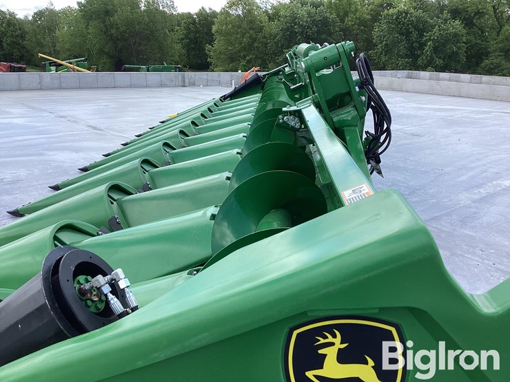 2023-john-deere-c12f-image-12