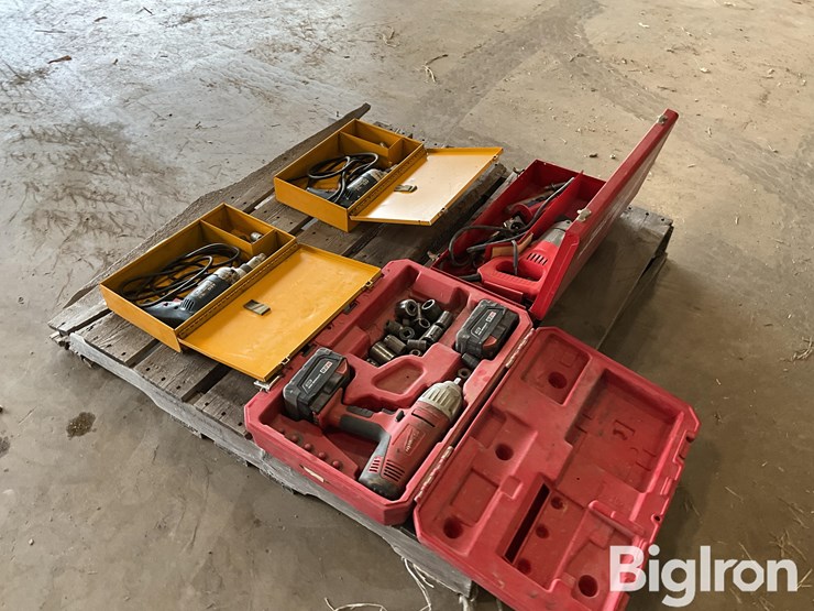 milwaukee-drill-impact-&-heavy-duty-hammer-image-7