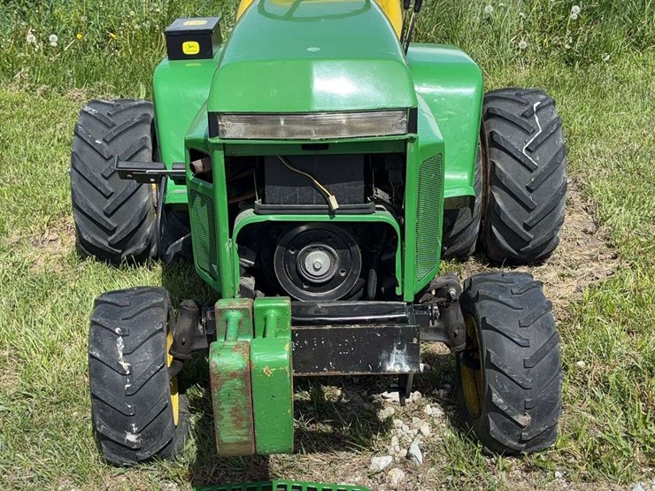 john-deere-322-image-9