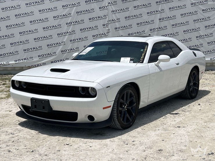 2023-dodge-challenger-coupe-image-1