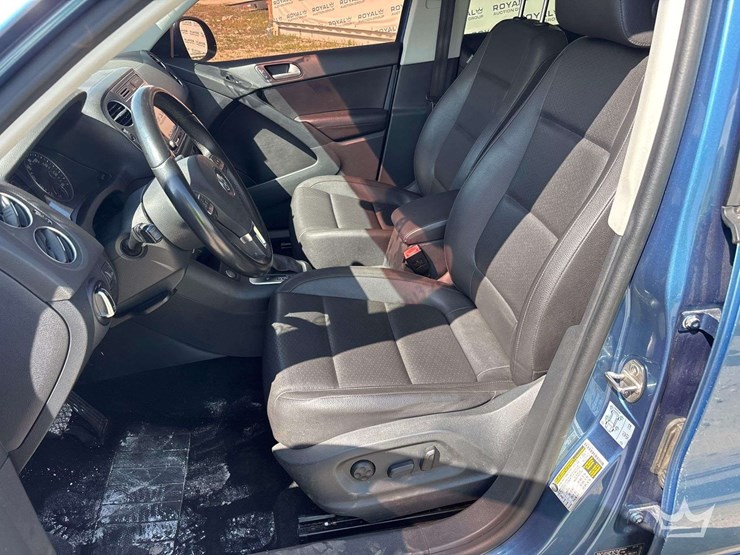 2017-volksagen-tiguan-suv-image-12
