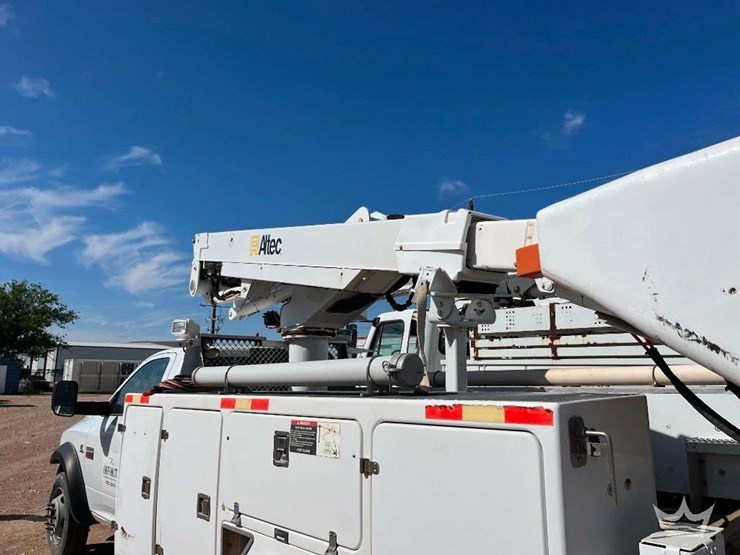 2011-ram-5500-4x4-altec-at40m-40ft.-bucket-truck-image-6