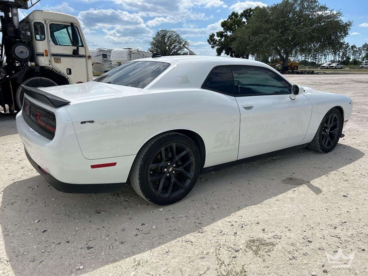 2023-dodge-challenger-coupe-image-3