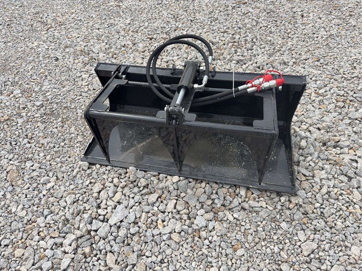 2026-giyi-mini-skid-steer-scrap-grapple-bucket-image-6
