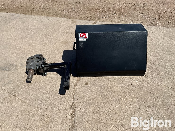 cpl-fully-stocked-triangle-toolbox-&-receiver-mounted-vice-image-2