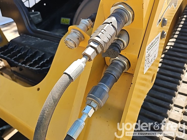 2023-caterpillar-259d3-image-19