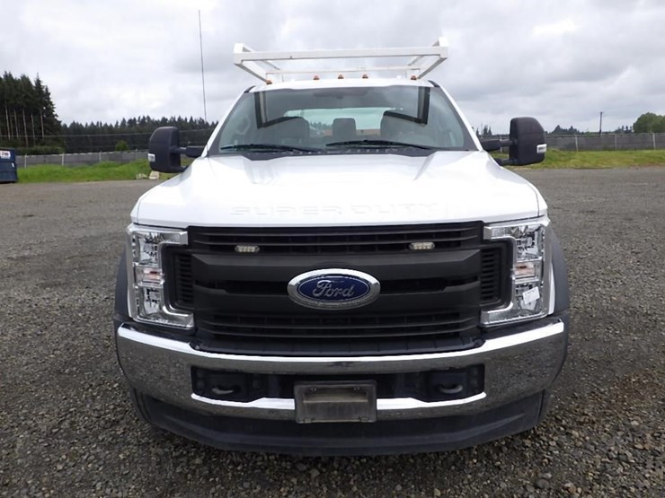 2020-ford-f550-image-2