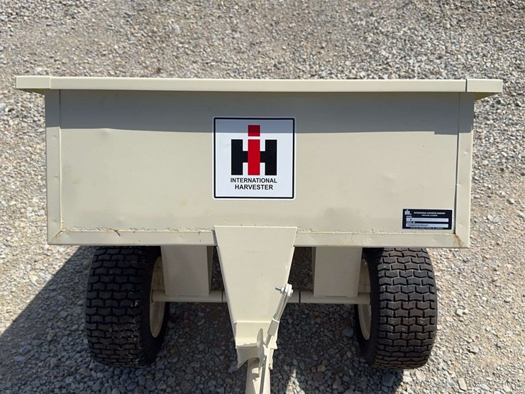international-harvester-4-lawn-cart-image-9