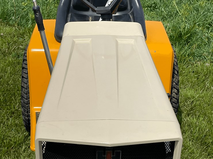 1975-international-cub-image-10