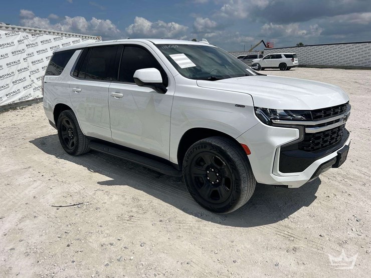 2023-chevrolet-tahoe-image-2
