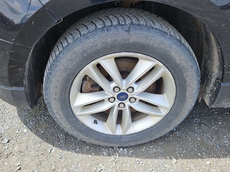 2017-ford-edge-sel-image-24