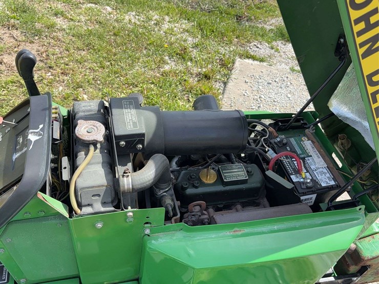 john-deere-322-image-41