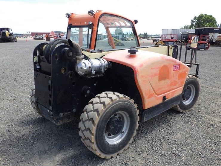 2015-jlg-g5-18a-image-5