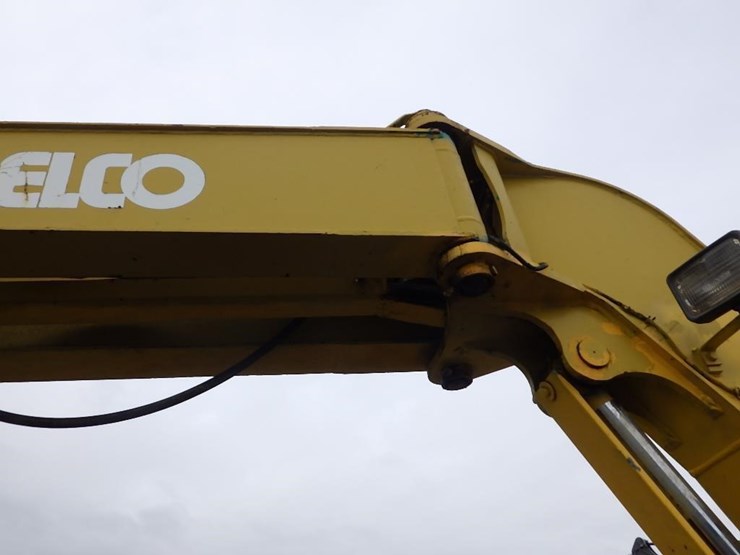 kobelco-hydraulic-excavator-image-17