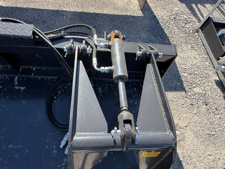 #2080-•-unused-jct-skid-steer-grapple-bucket-inv#-47069-image-4