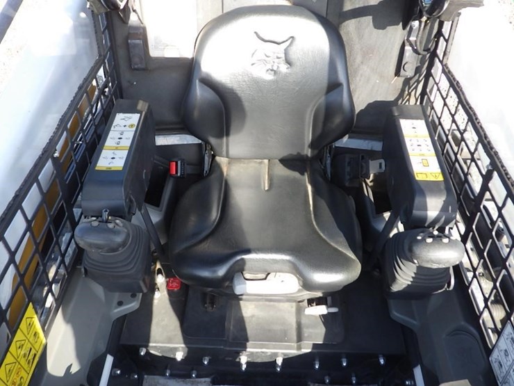 2022-bobcat-t550-image-36