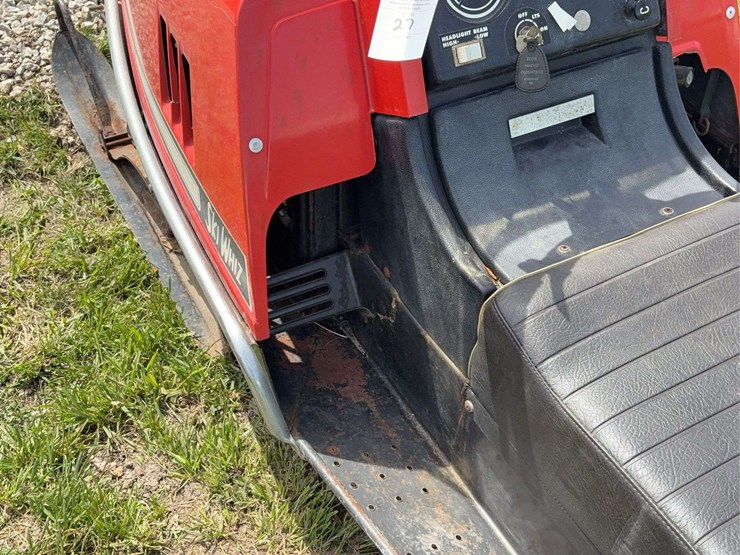 1972-massey-ferguson-300-image-13