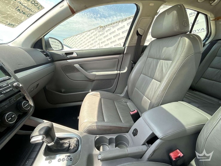 2006-volkswagen-jetta-sedan-image-18