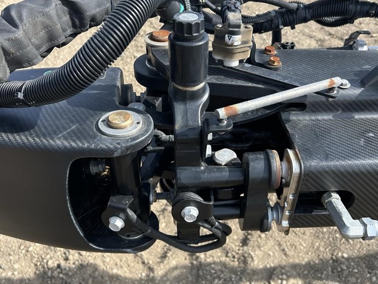 2020-john-deere-r4045-image-115