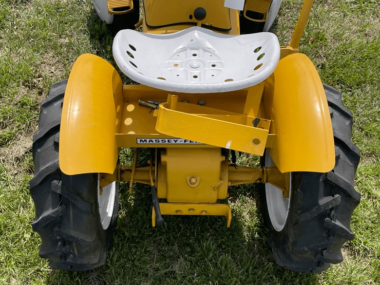 massey-ferguson-executive-image-31