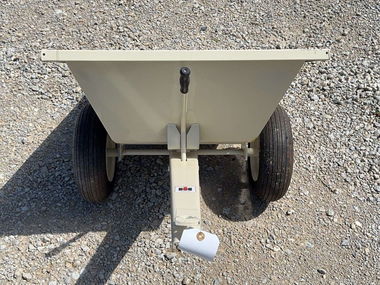 international-harvester-decal-dump-lawn-cart-image-6