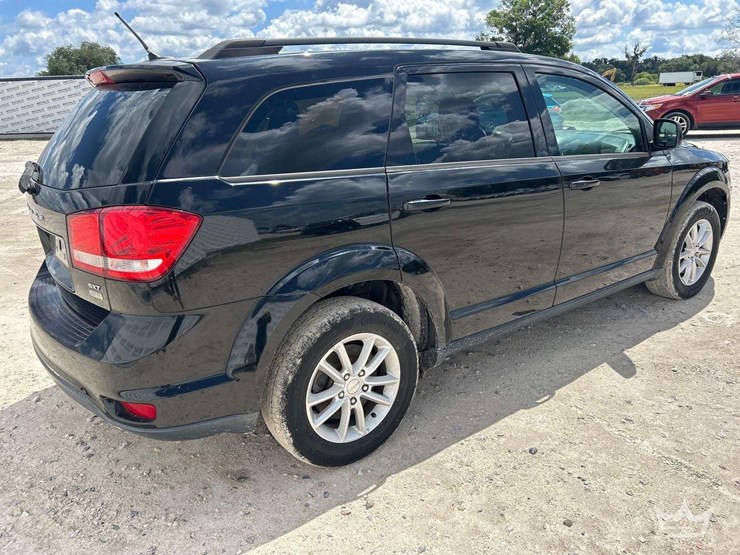2015-dodge-journey-image-3