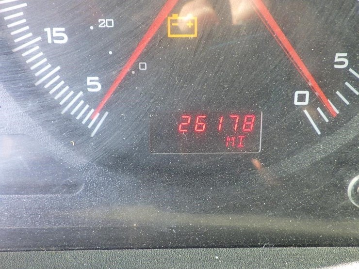 2014-caterpillar-ct660-image-55