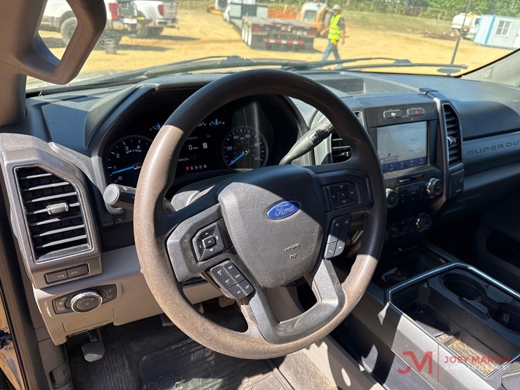ford-f350-xlt-image-17