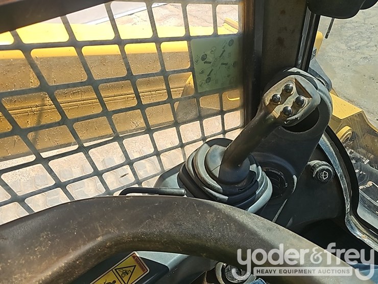 2019-caterpillar-289d-image-32