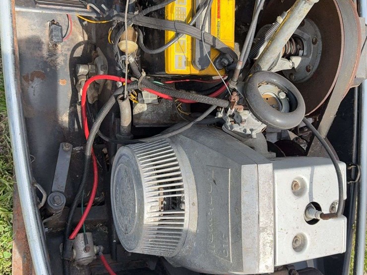 1972-massey-ferguson-300-image-30