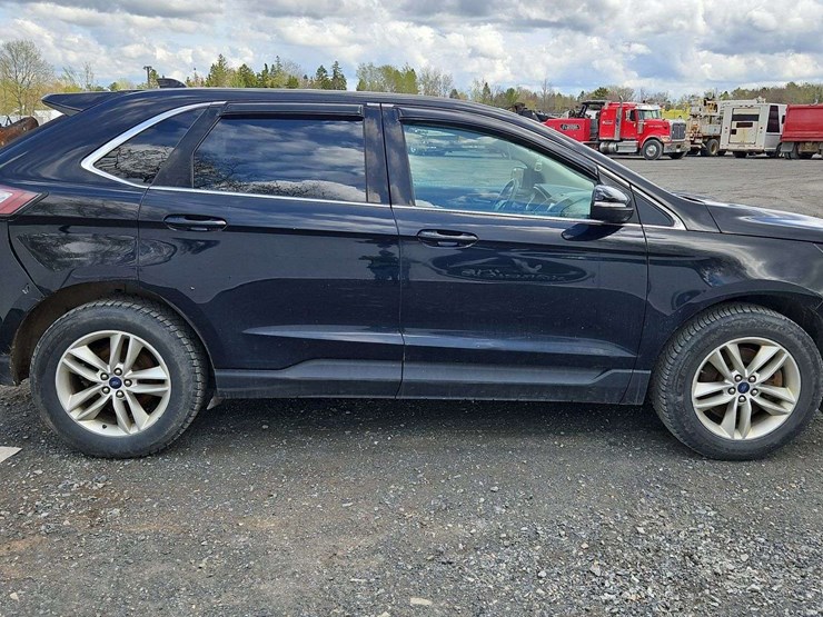 2017-ford-edge-sel-image-6