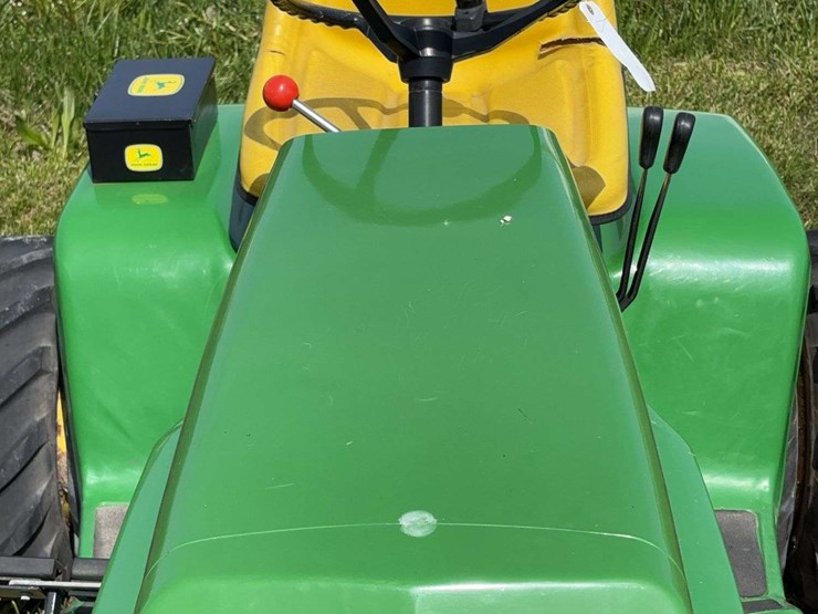 john-deere-322-image-15
