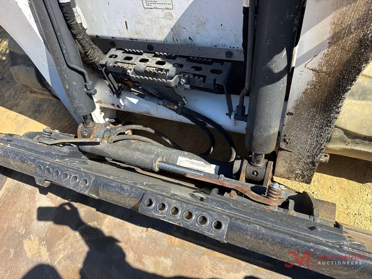 2022-bobcat-t770-image-6