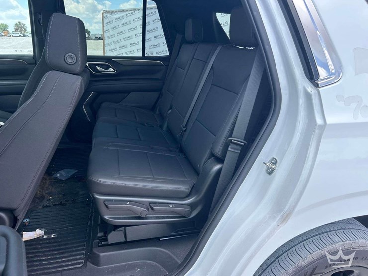 2023-chevrolet-tahoe-image-17