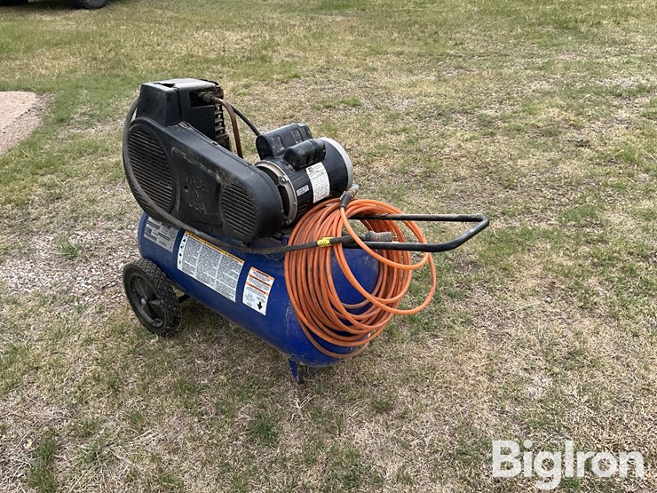 campbell-hausfeld-heavy-duty-20-gal-air-compressor-image-5