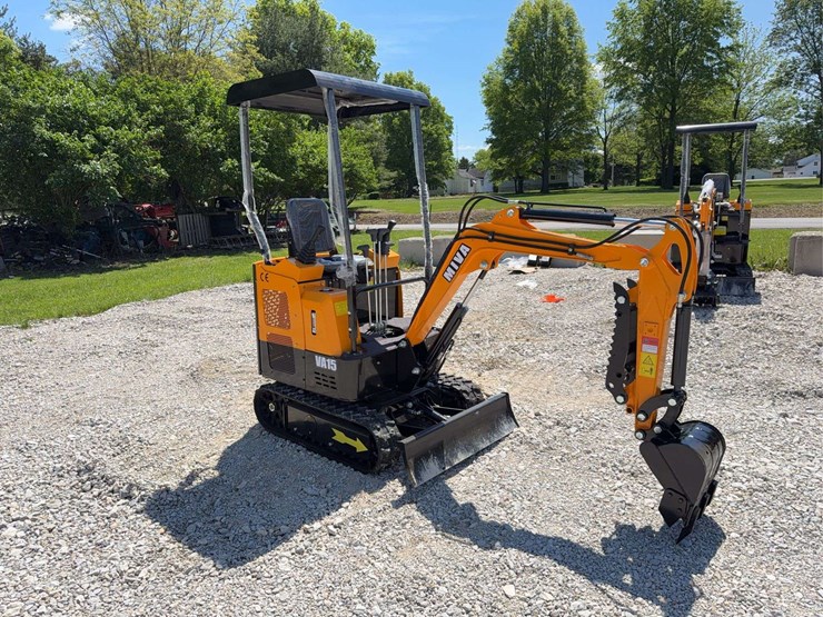 2026-miva-va15-mini-excavator-image-7