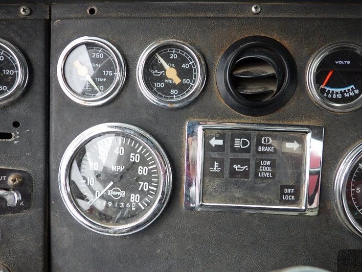 1988-ford-lt9000-image-56