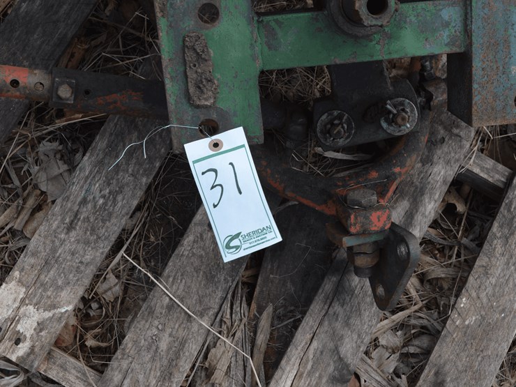 speedco-front-axle-off-oliver-tractor-image-2
