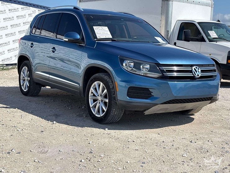 2017-volksagen-tiguan-suv-image-2