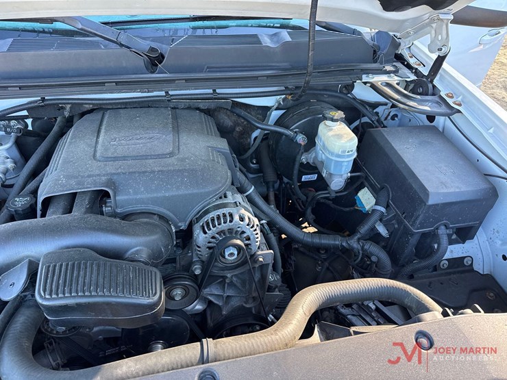 2011-chevrolet-silverado-1500-image-21