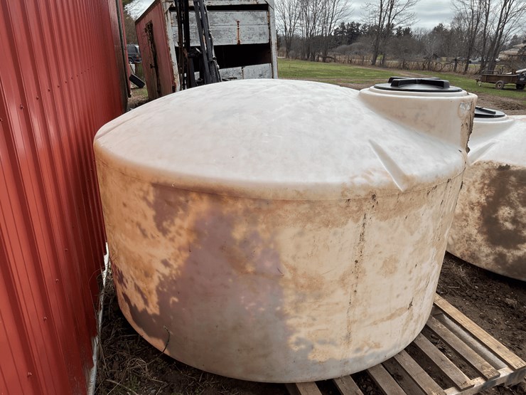 poly-tank-1100-gallon-image-7