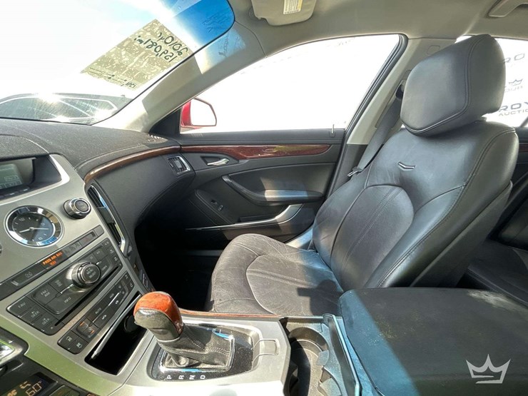 2010-cadillac-cts-sedan-image-17