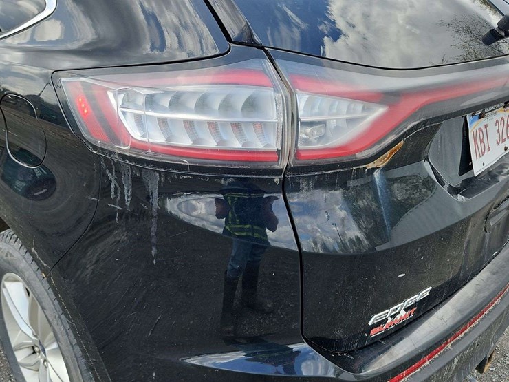 2017-ford-edge-sel-image-34