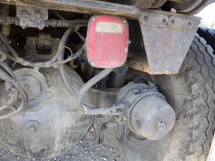 2014-caterpillar-ct660-image-9