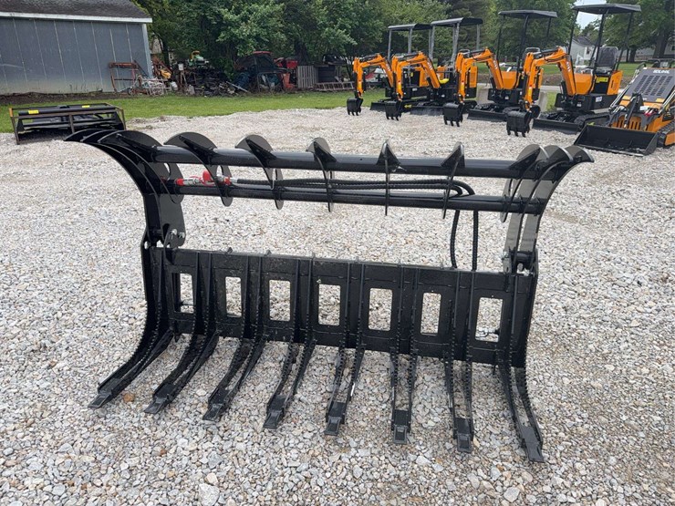 2026-giyi-72"-skid-steer-grapple-image-2